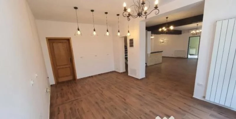Pipera Vila in zona Pipera 350 mp, teren 400, pretabila activitati
